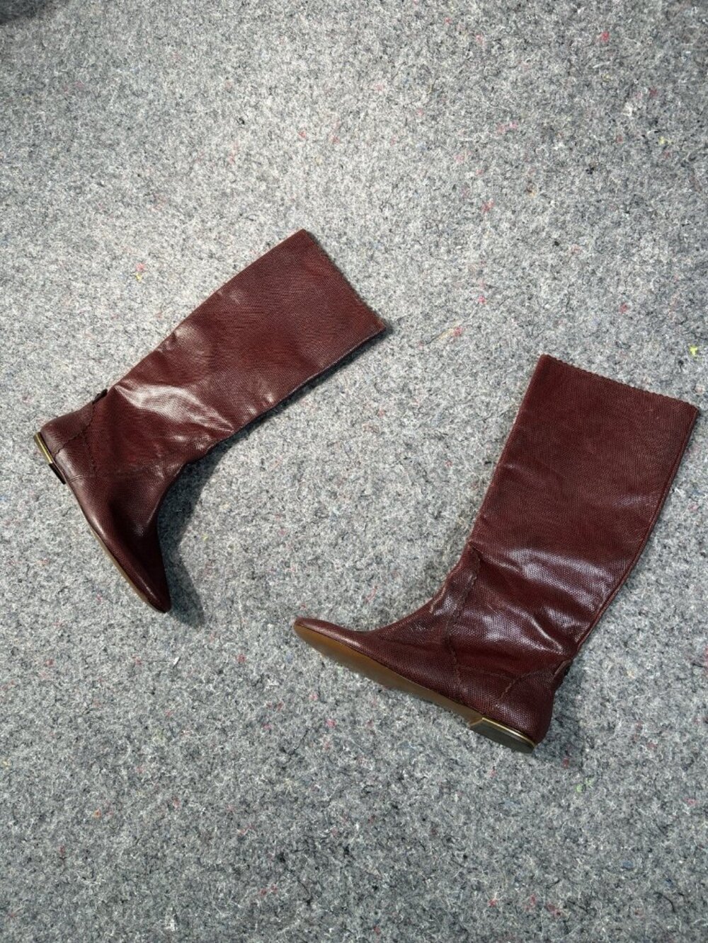 Juicy Couture Burgundy Lizard Embossed Leather Knee High Boots Women’s Size 8